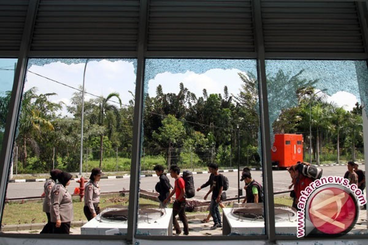 Polisi amankan badik dan anak panah saat Kongres HMI