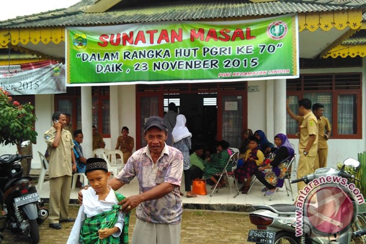 PGRI Kecamatan Lingga Gelar Sunatan Massal