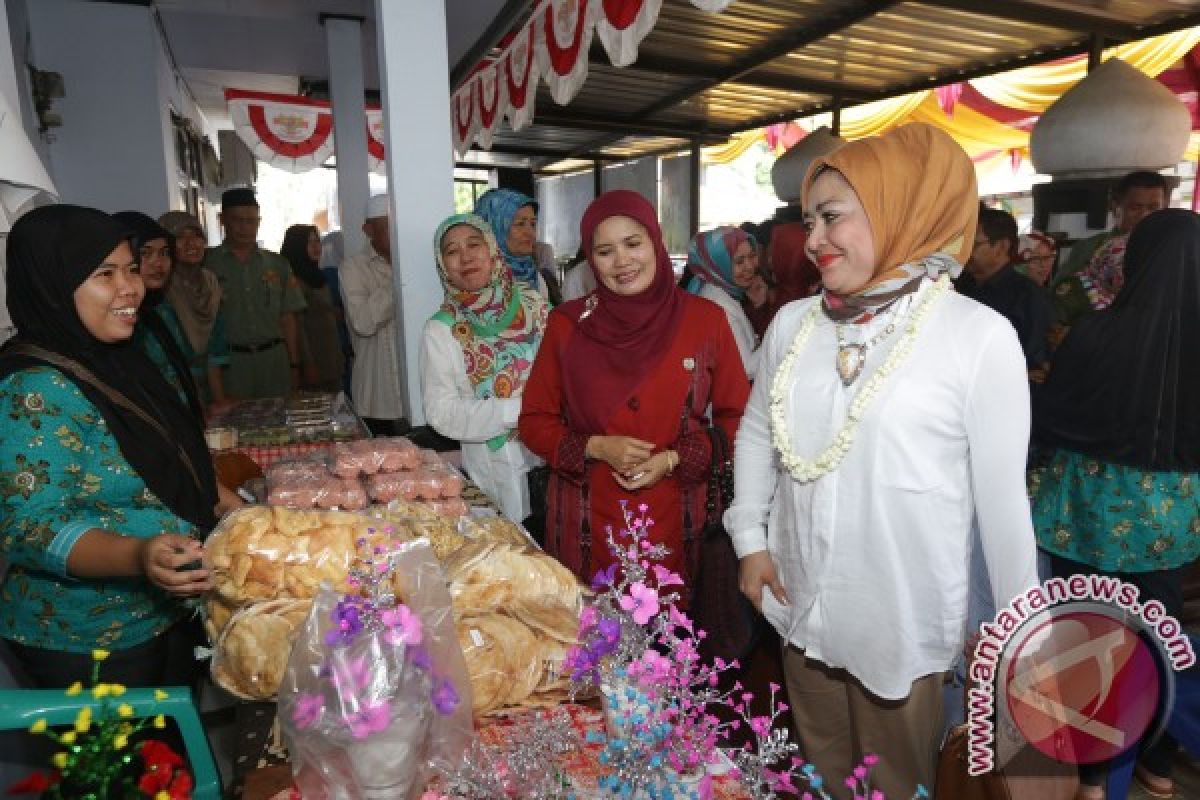 Tim Penggerak PKK Banten Menilai P2WKSS Di Pandeglang