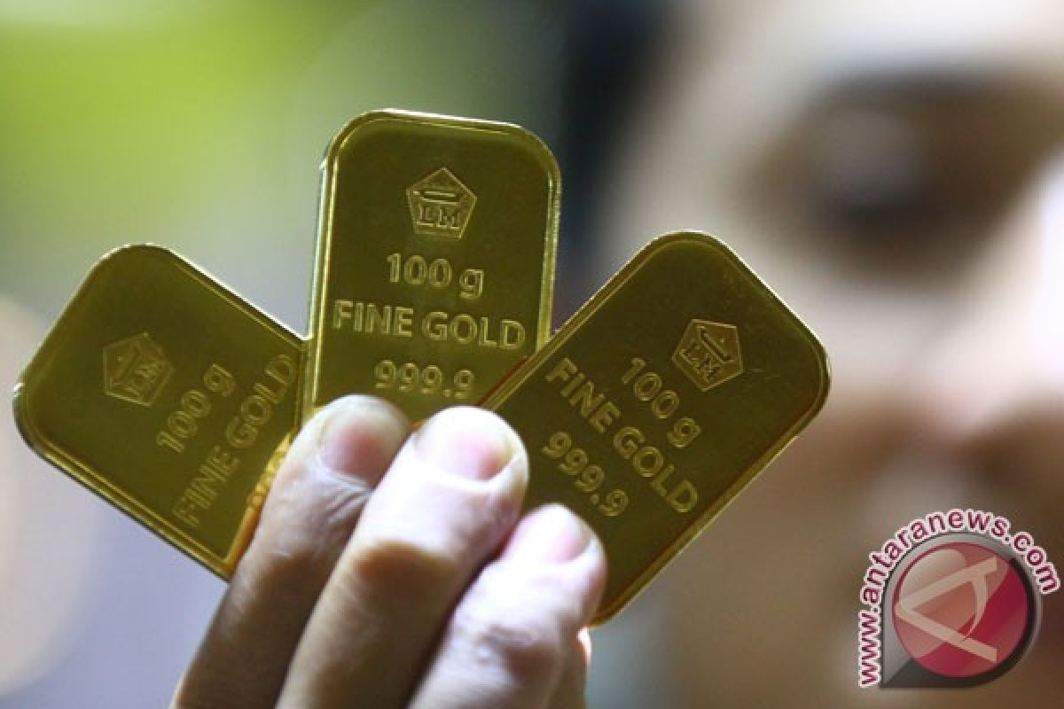 Emas naik dipicu pelemahan ekuitas dan dolar AS