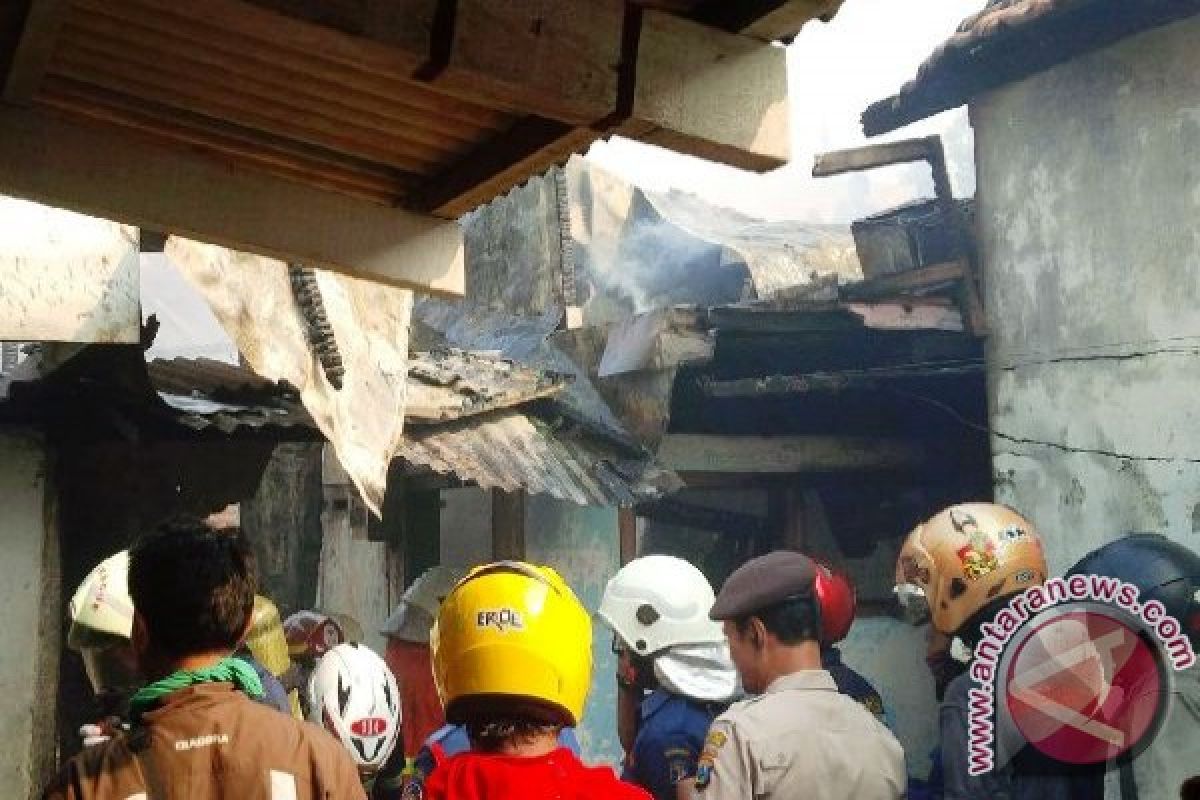 Kebakaran Permukiman Surabaya Sebabkan Tiga Korban Meninggal