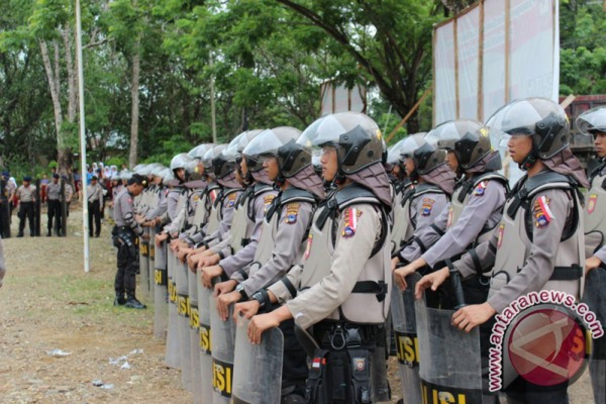 Ratusan Aparat Amankan Debat Pasangan Calon Bupati Balangan 