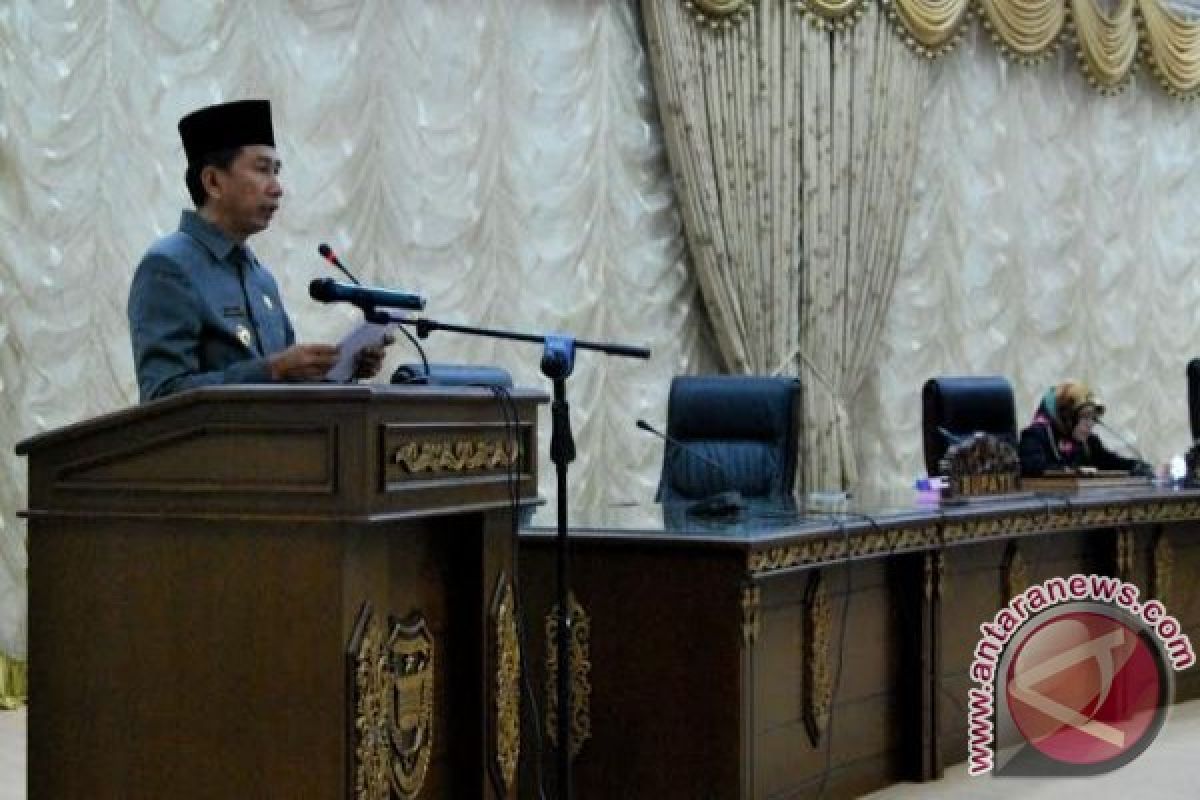 Bupati Barut Sampaikan Jawaban Pemandangan Umum Fraksi 