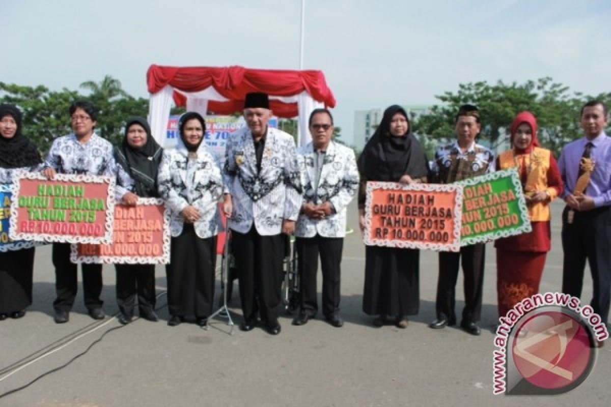  Gubernur Terima Pernyataan Sikap Guru