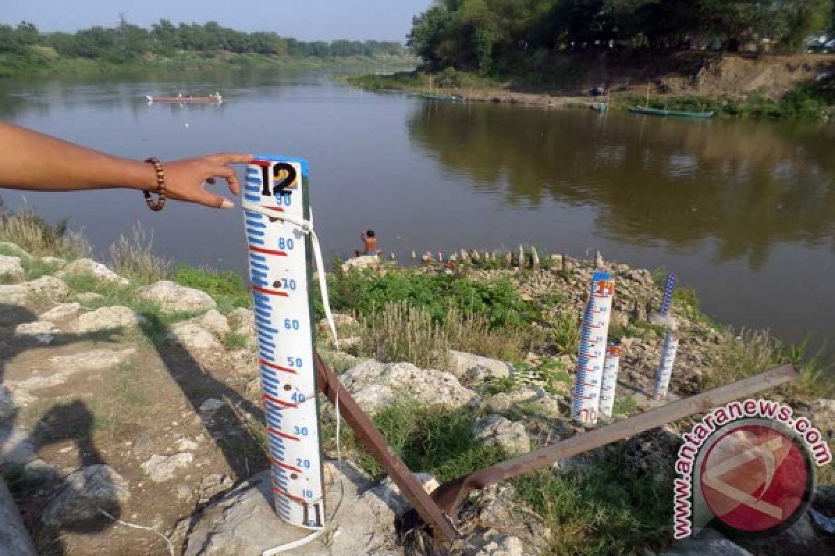 PJT Buka Empat Pintu Bendung Gerak Bojonegoro