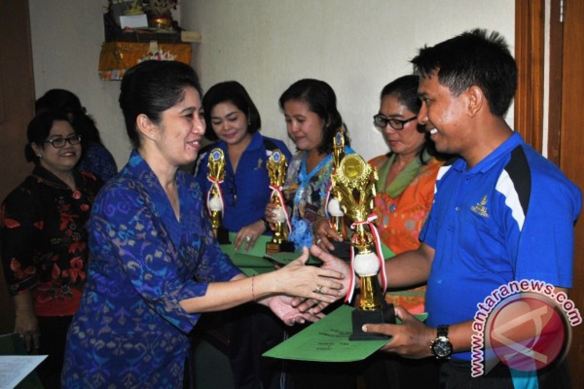 TP PKK Badung Serahkan Hadiah Lomba Kesehatan