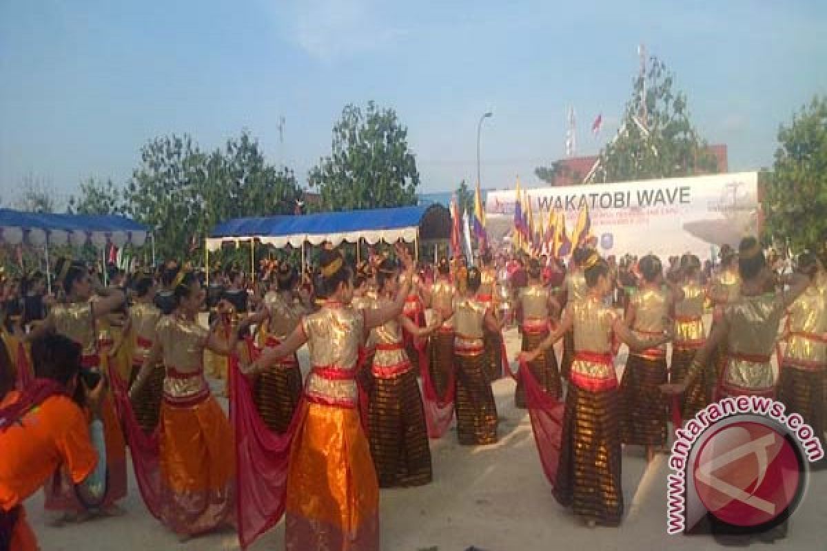 Ribuan Masyarakat Wakatobi Saksikan Parade Budaya Maritim