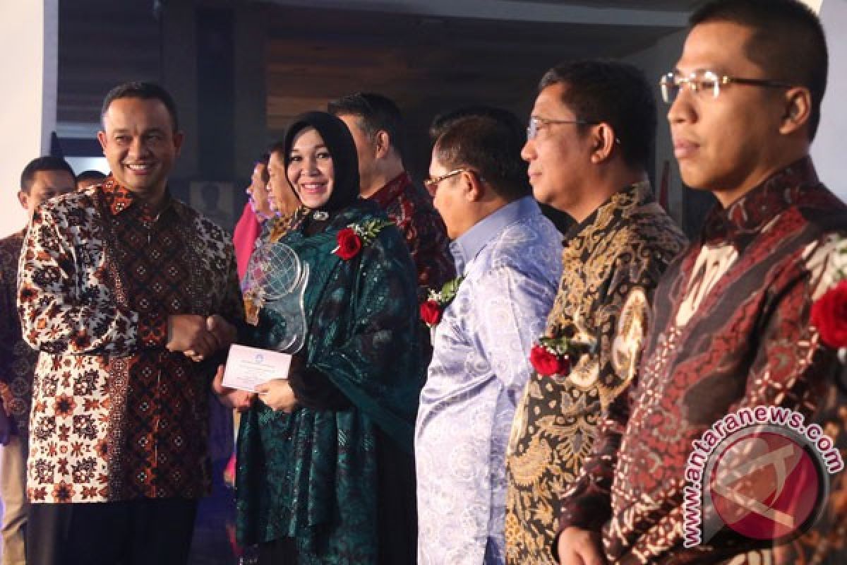 Kemdikbud berikan penghargaan Kihajar kepada 5 gubernur