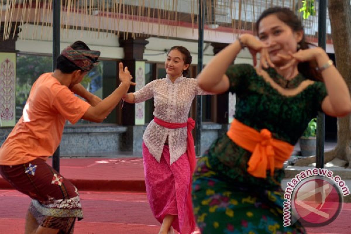 Tari Sang Hyang Dedari di ambang punah