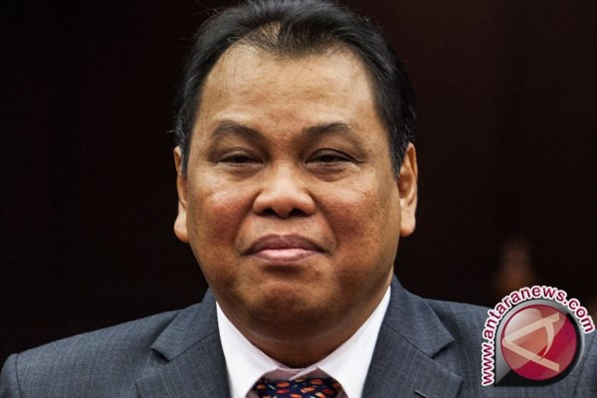 Hakim Konstitusi Arief bersumpah di depan Presiden