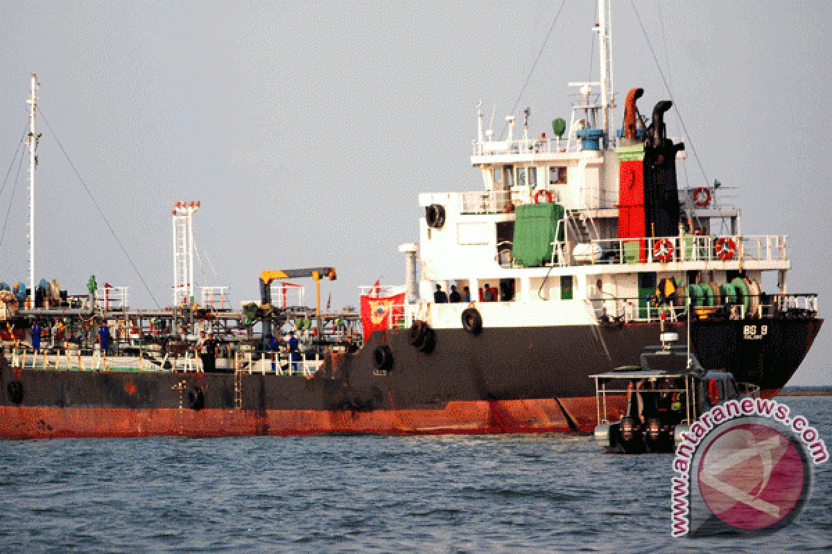 Syahbandar Cirebon amankan kapal tanker berbendera Mongolia