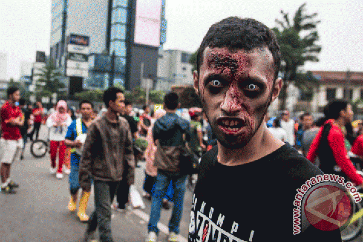 Peragaan "zombie" menutup "Karawang Fashion Culture"