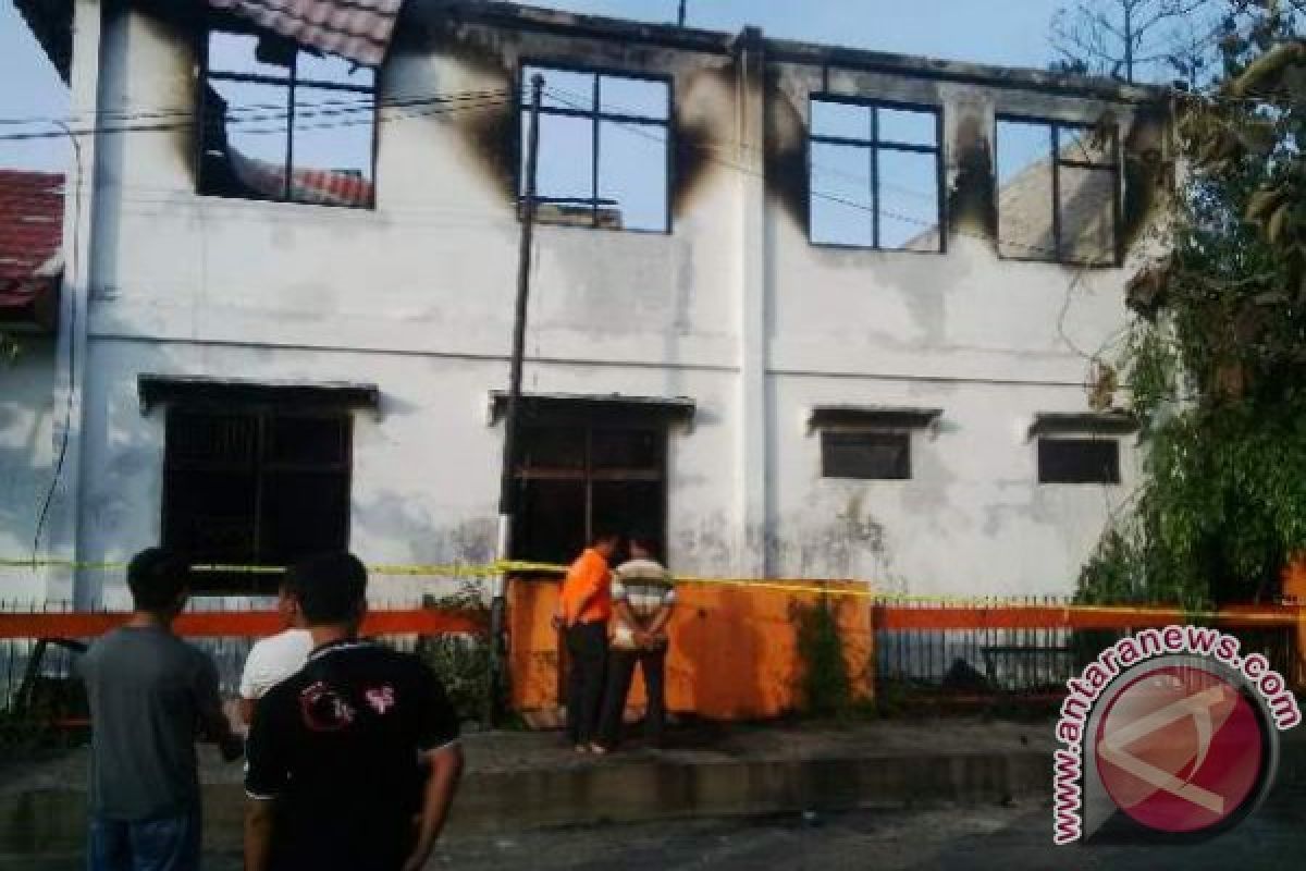 Gedung Kantor KPU Kalteng Terbakar Berhasil Dipadamkan