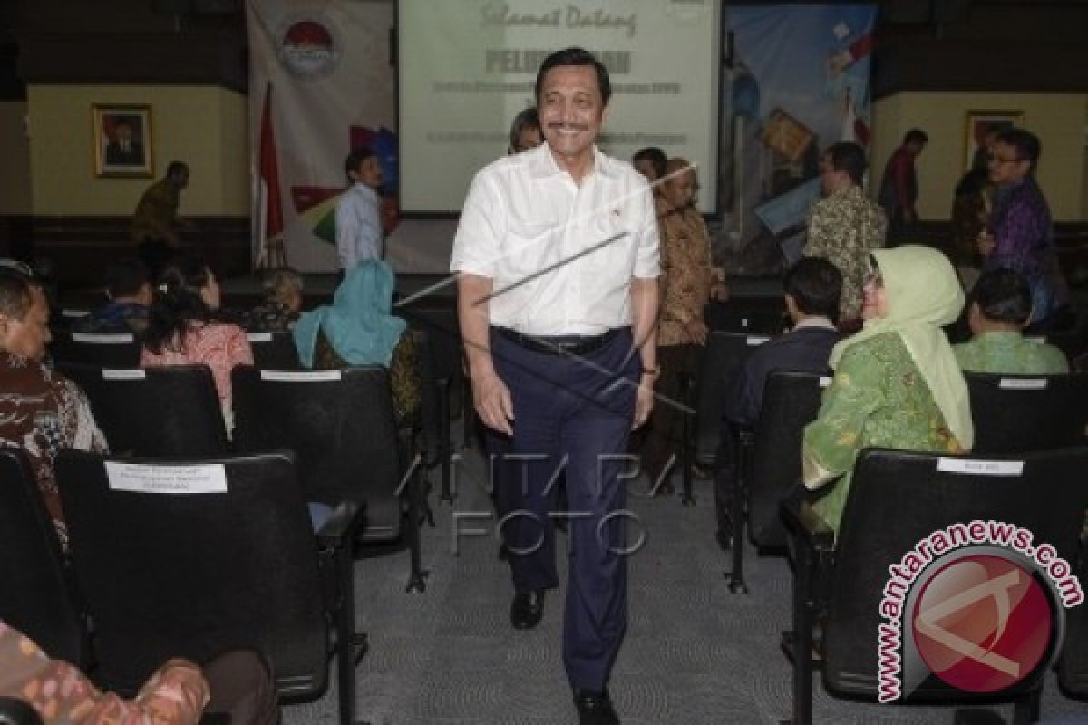 Luhut: Pembelian Helikopter Presiden Masih Dikaji