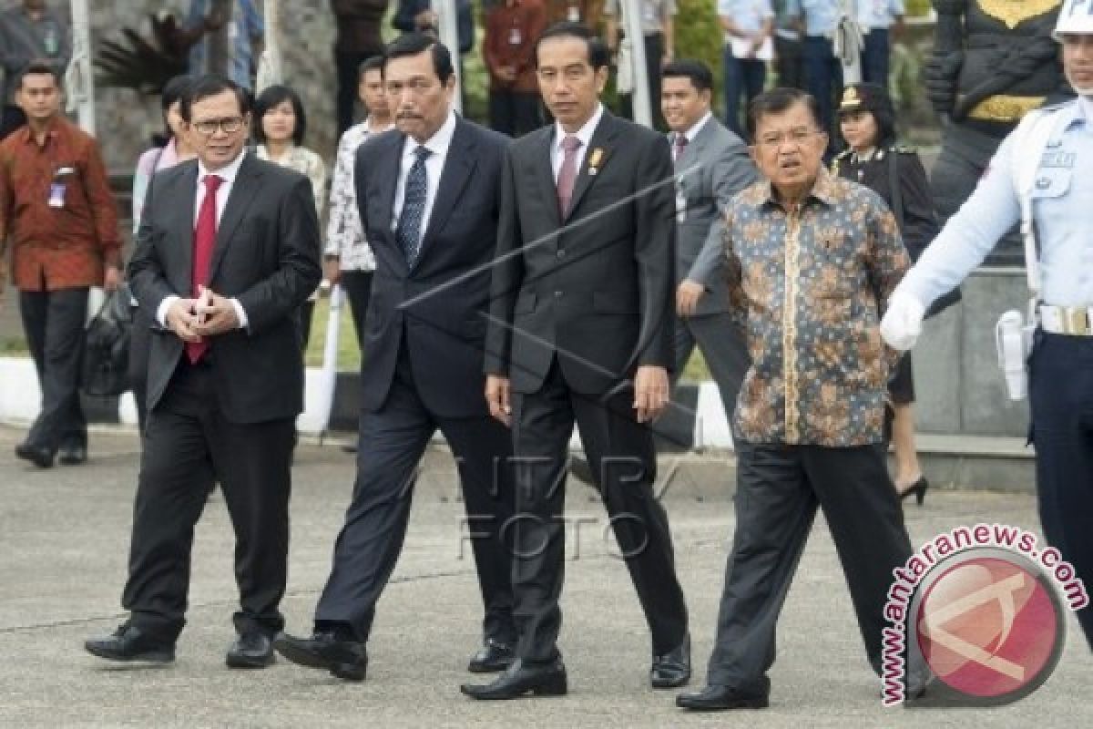 Presiden Jokowi Bertolak ke Paris