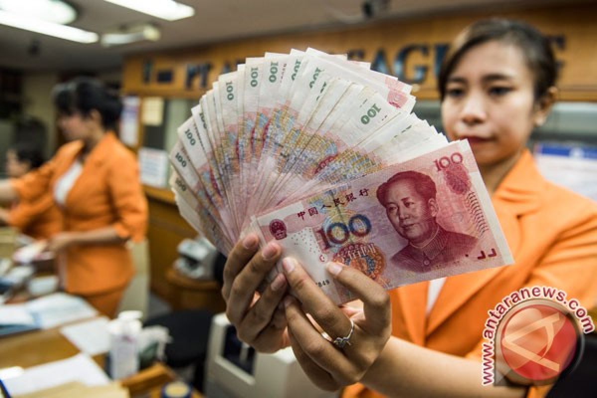 Yuan melemah 158 basis poin terhadap dolar