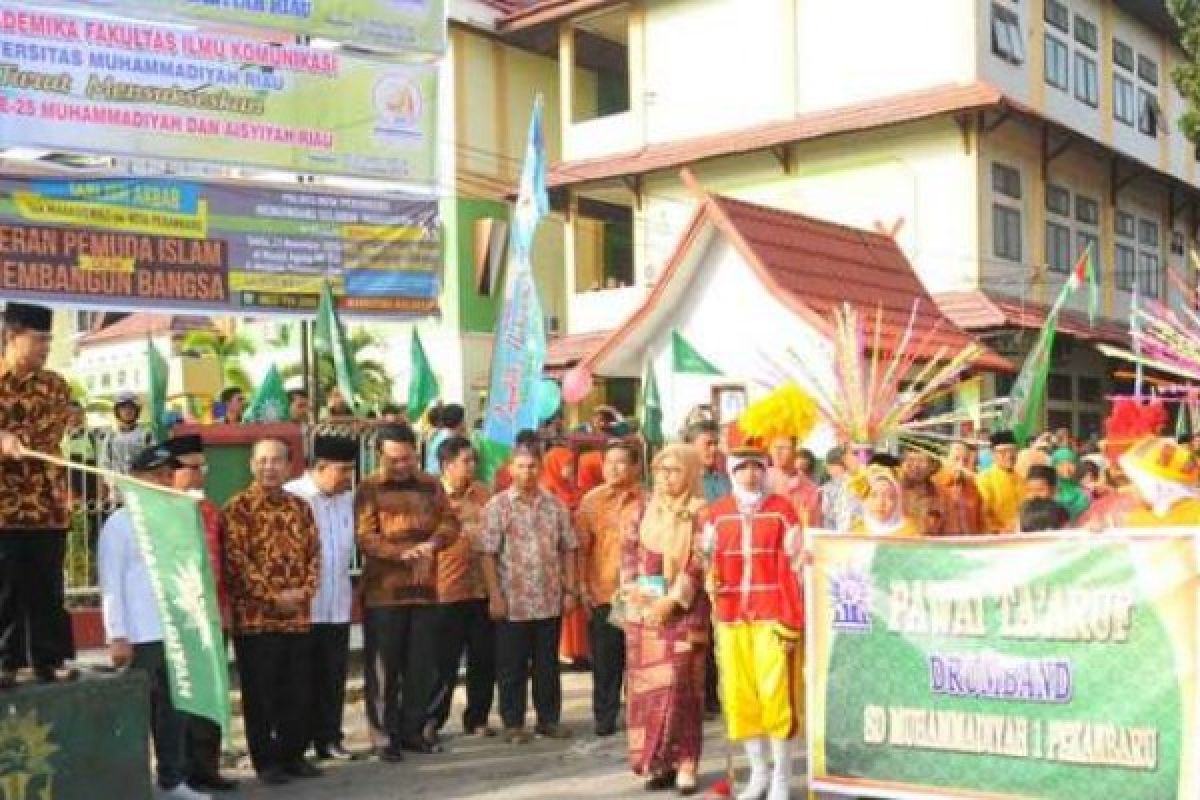 Walikota Pekanbaru Lepas Pawai Taaruf Musywil Muhammadiyah Riau