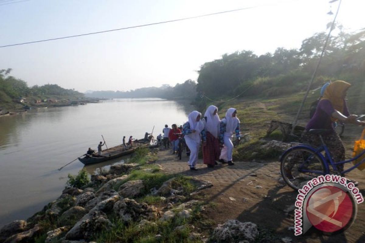 PJT Belum Buka Pintu Bendung Gerak Bojonegoro