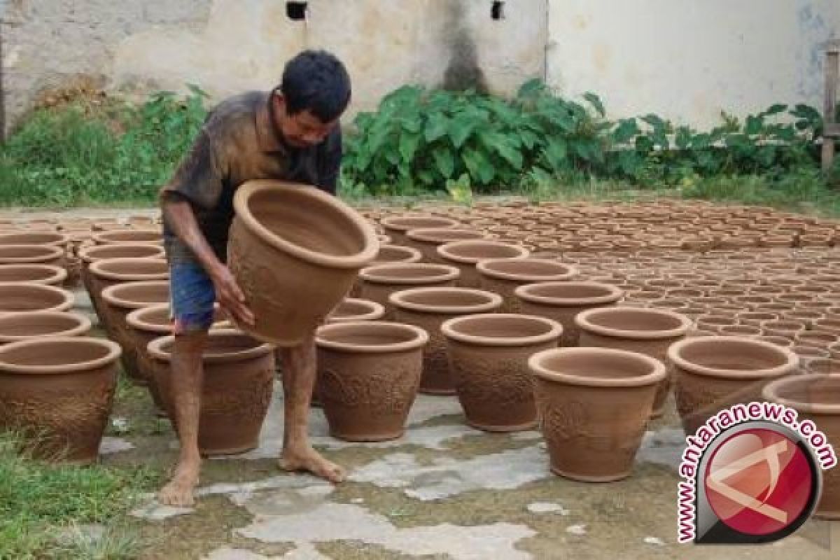 Disperindagkop Bangka Barat Siap Dampingi Perajin Keramik