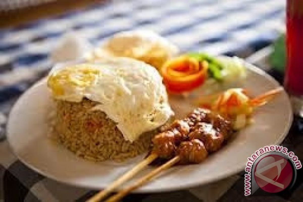 Mahasiswa Dan Guru Meksiko Belajar Memasak Nasi Goreng