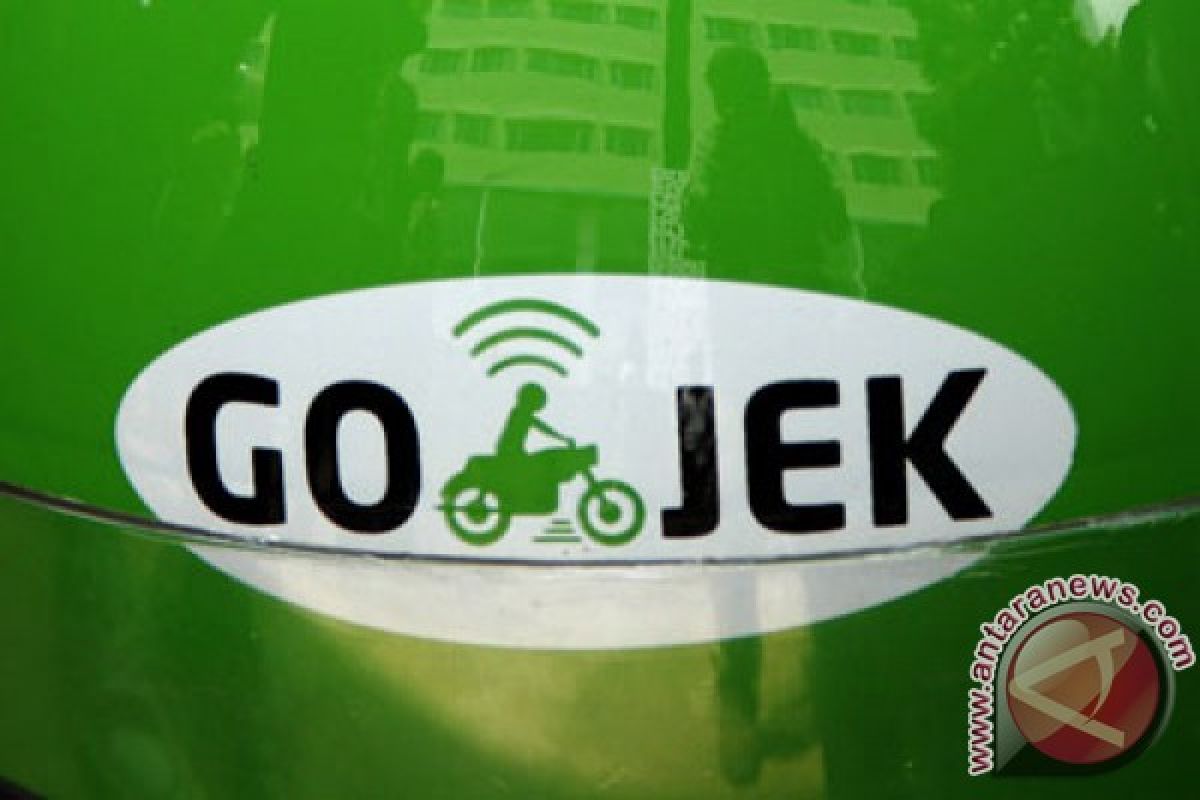 Ratusan pengemudi Go-Jek unjuk rasa di depan Balai Kota DKI Jakarta