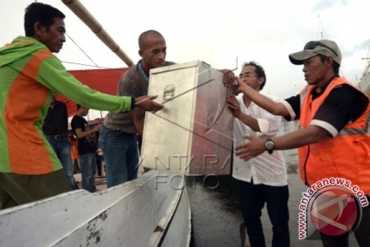 DISTRIBUSI LOGISTIK PILKADA PULAU TERLUAR PANGKEP