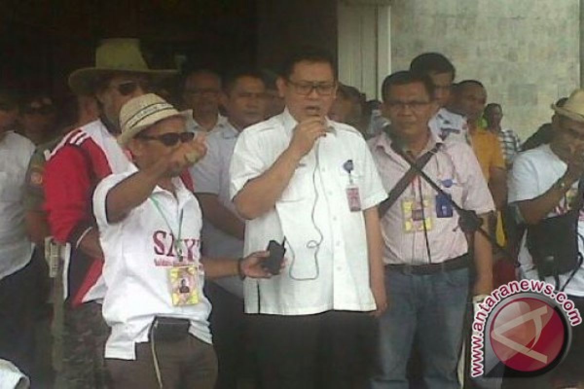 Warga Kertapati Palembang aksi damai tolak penggusuran 