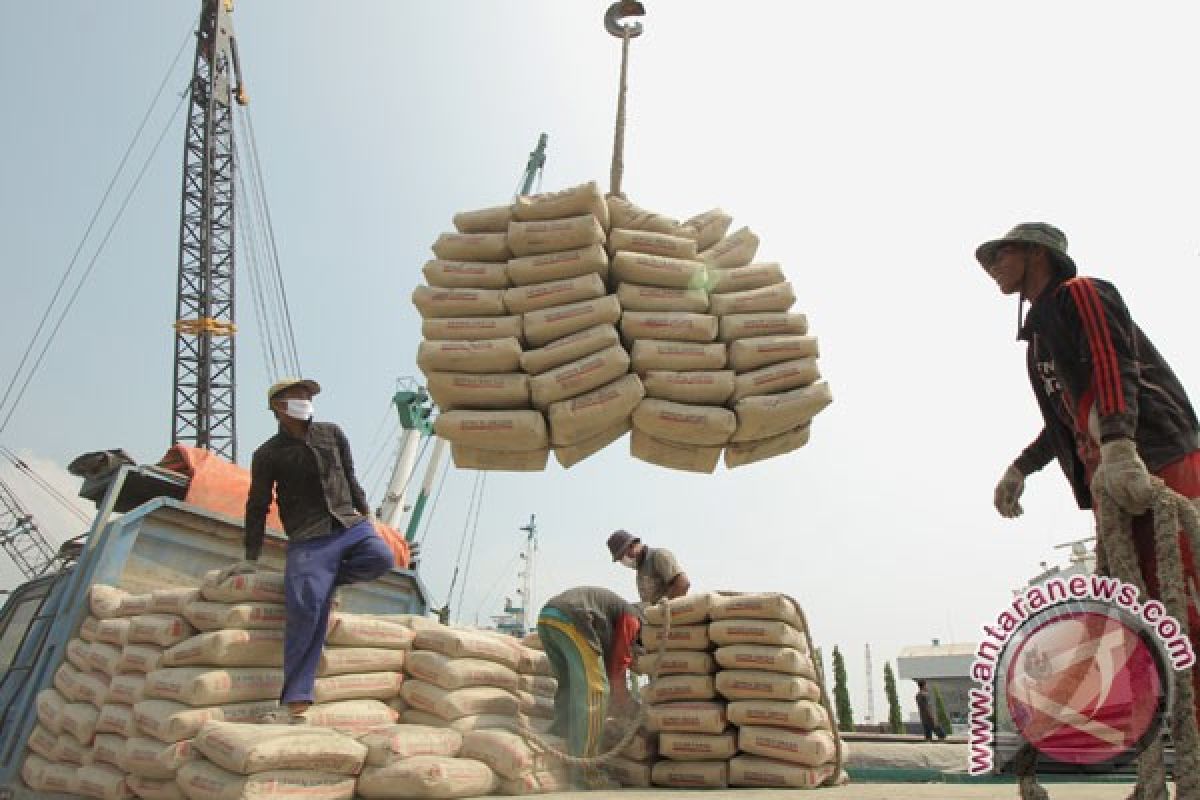 Pabrik Semen Indonesia di Rembang berproduksi 2017