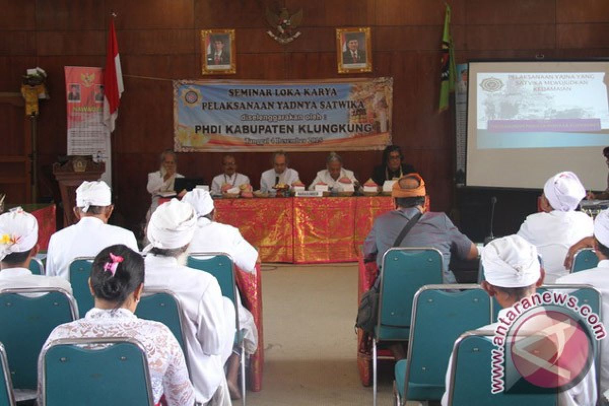 Seminar Loka Karya Pelaksanaan Yadnya Yang Satvika