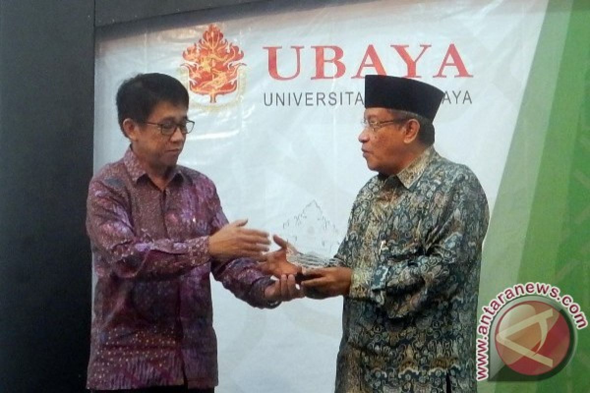 Said Aqil Kenalkan Islam Nusantara ke Mahasiswa Ubaya