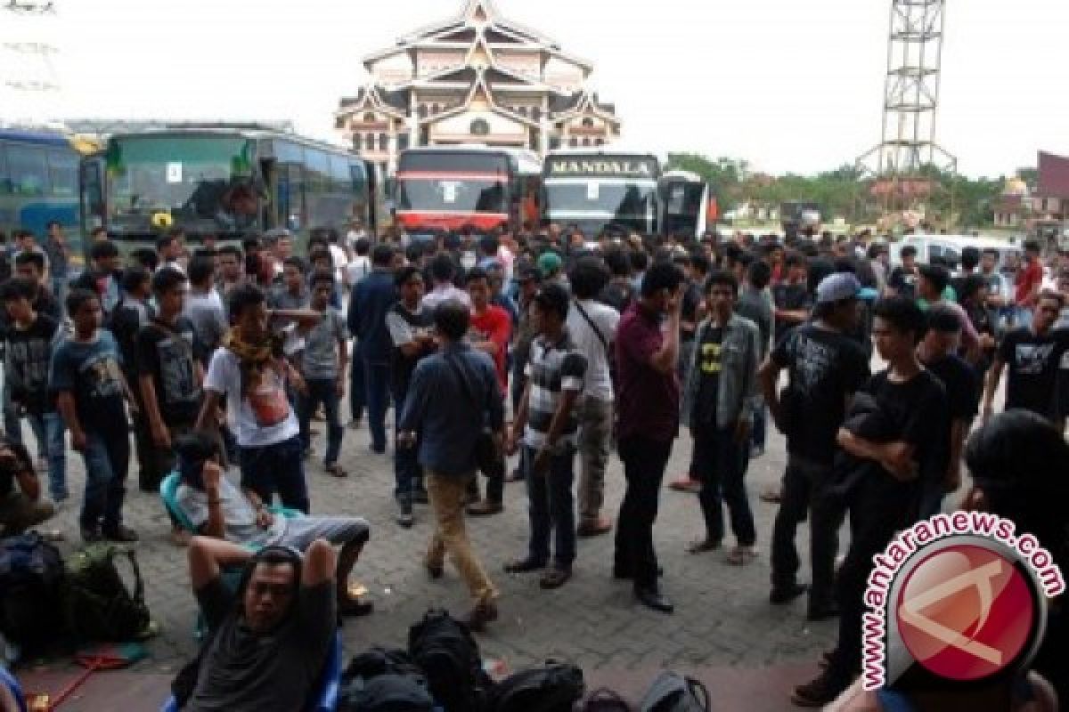 Polisi pecah konsentrasi massa rombongan liar HMI