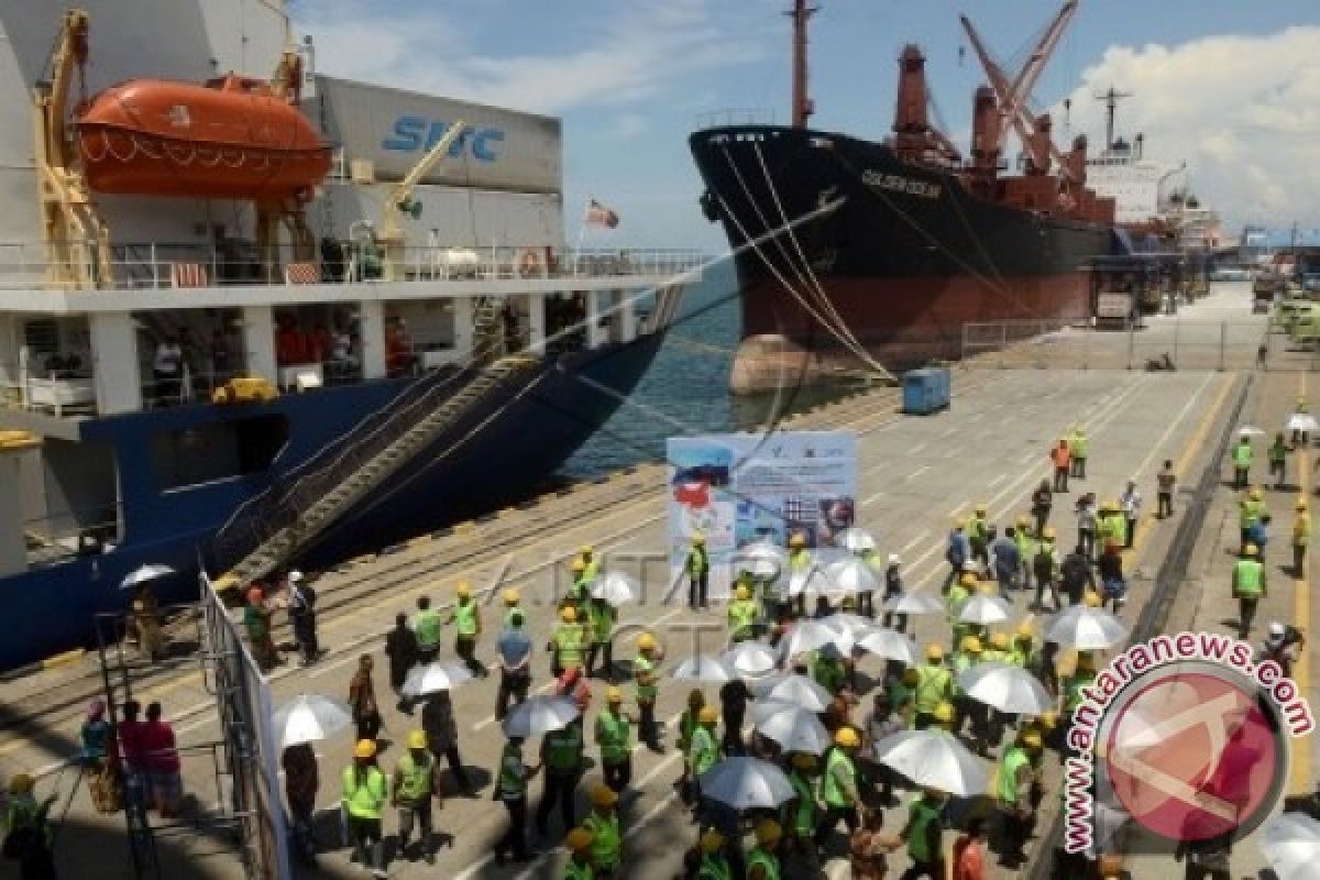 PELAYARAN PERDANA MAKASSAR-HONGKONG