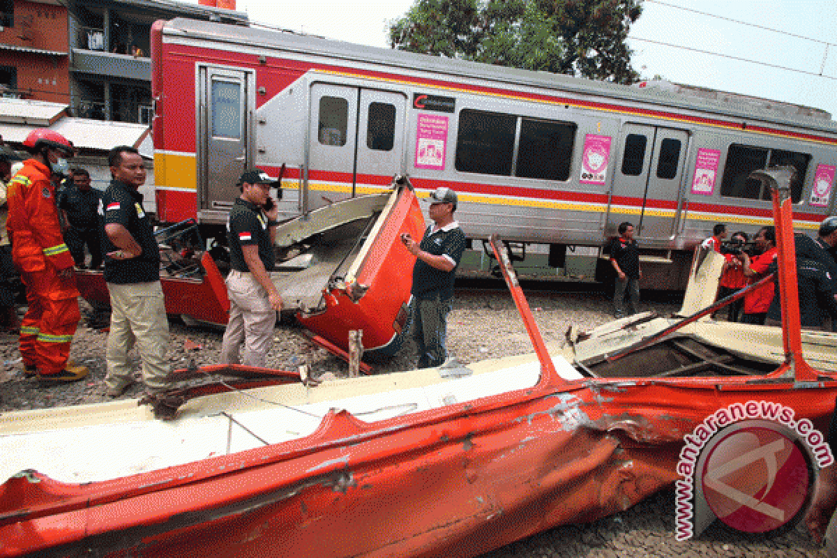 KECELAKAAN METROMINI - Satu korban belum teridentifikasi