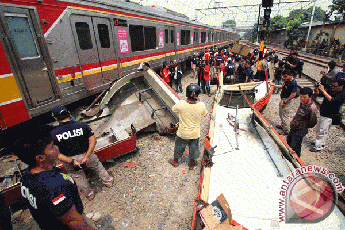 Polisi usut pemilik metromini yang tertabrak KRL