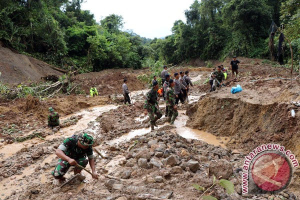 41 million Indonesians live in 174 landslide-prone districts and cities