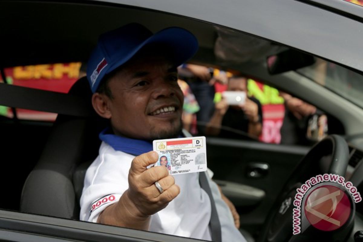 Besok, gratis biaya perpanjangan dan pembuatan SIM