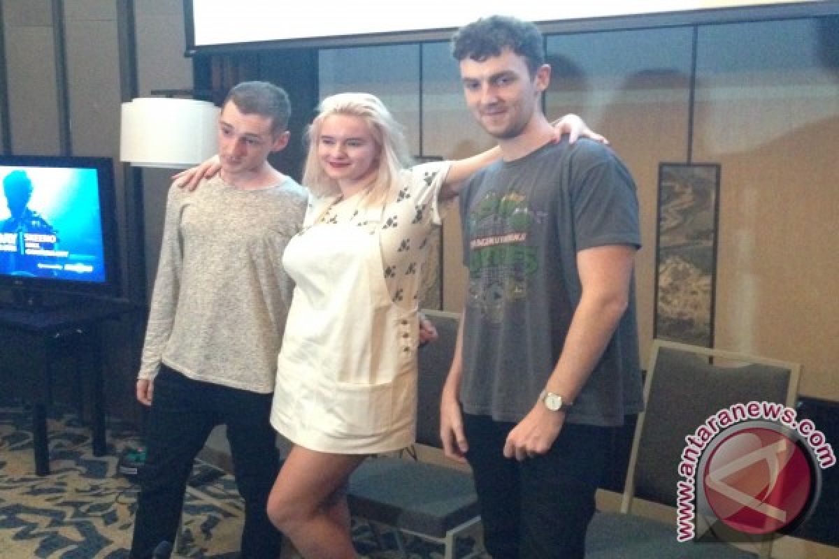 Clean Bandit bawa tiga vokalis ke Jakarta