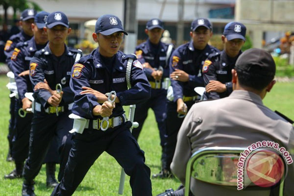 Polda Jatim tertibkan seragam satpam