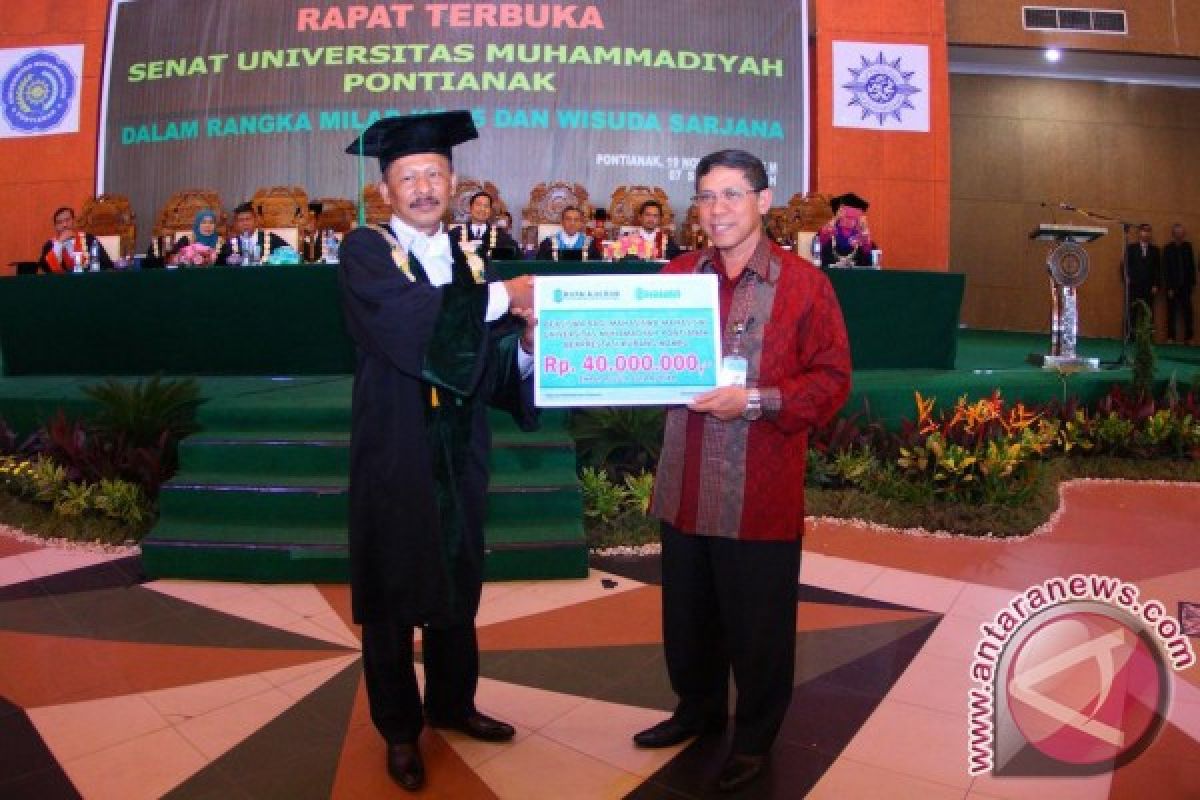 Bank Kalbar Beri Beasiswa Mahasiswa UMP