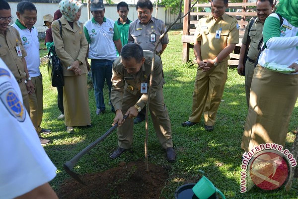 Pemkab Banjar Libatkan Warga Penghijauan Kota Martapura