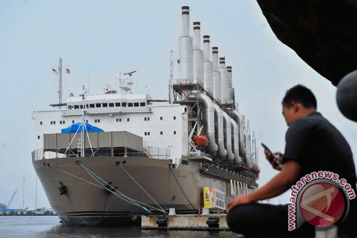Kapal pembangkit listrik Karadeniz tiba di Amurang
