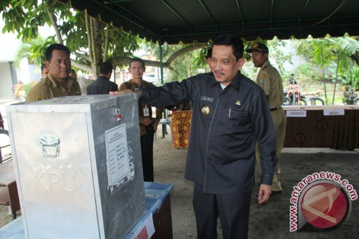 Pj Bupati Asahan Pantau Persiapan TPS di Desa