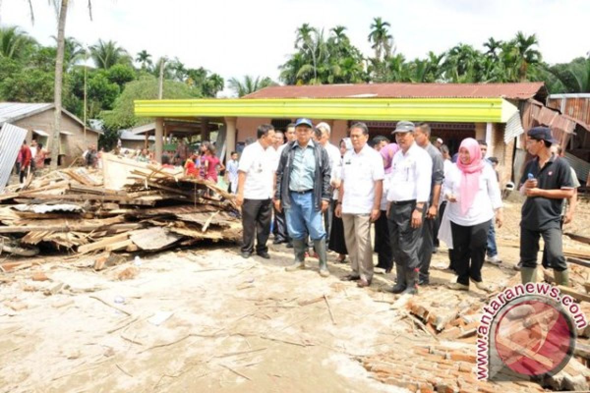 Pemkab Sergai Beri Bantuan Korban Banjir