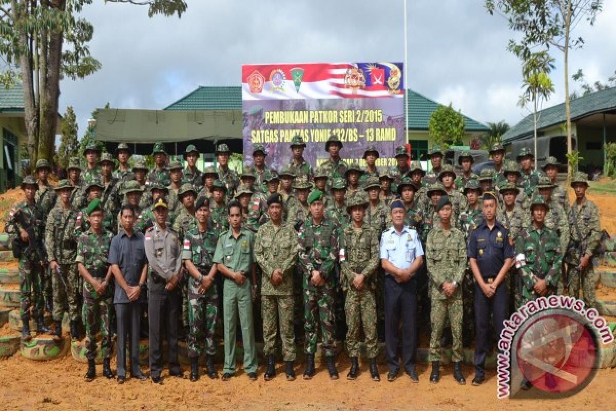 TNI dan TDM Patroli Bersama di Perbatasan Kalbar - Sarawak