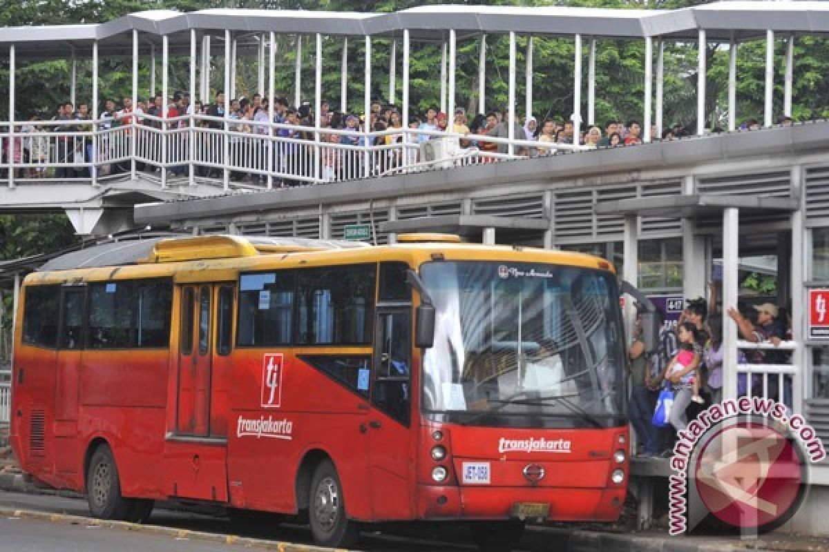 Transjakarta Gratiskan Layanan Koridor 13 Hari ini