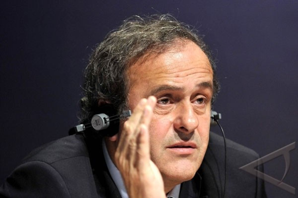 Platini sebut otoritas Swiss dirinya bersih siap kembali di Sepak Bola