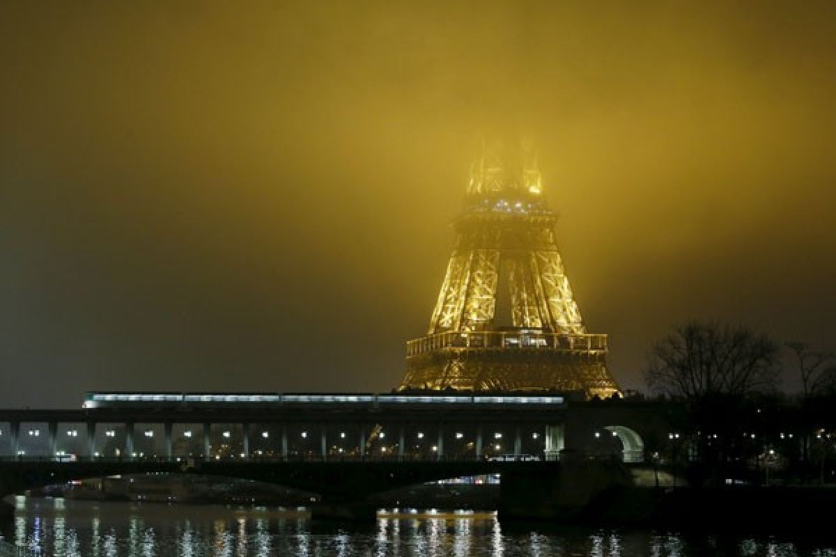  Duka Manchester, lampu menara Eiffel dipadamkan