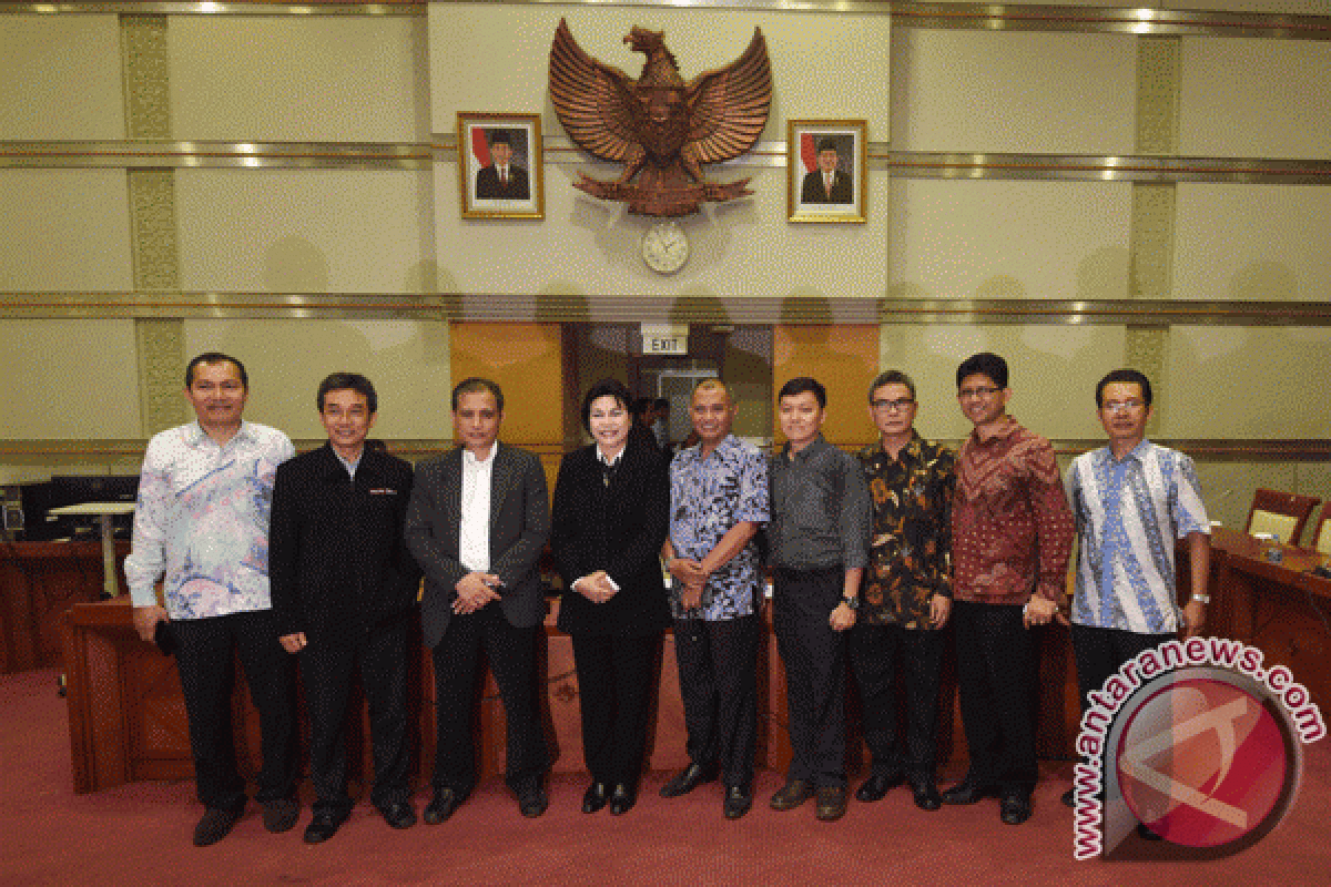 Capim KPK Usul MKD Bentuk Panel Freeport