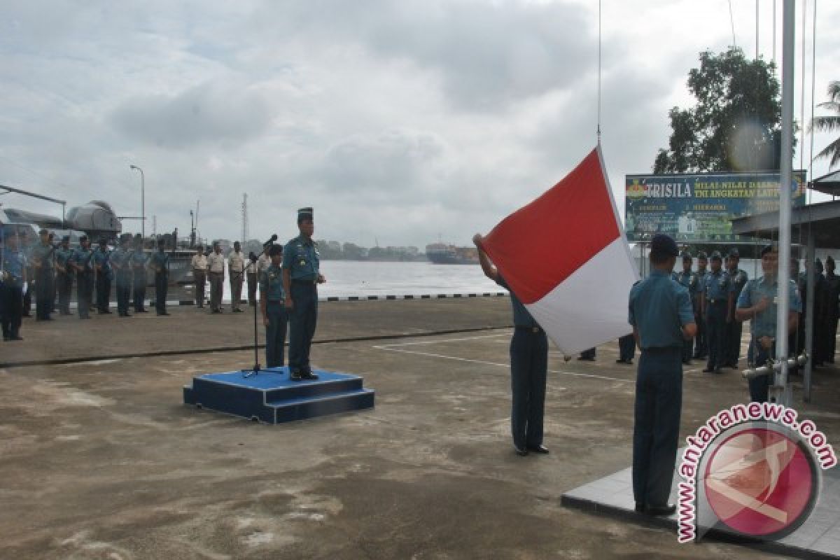 Komandan Lantamal XII Pimpin Upacara Hari Nusantara 2015