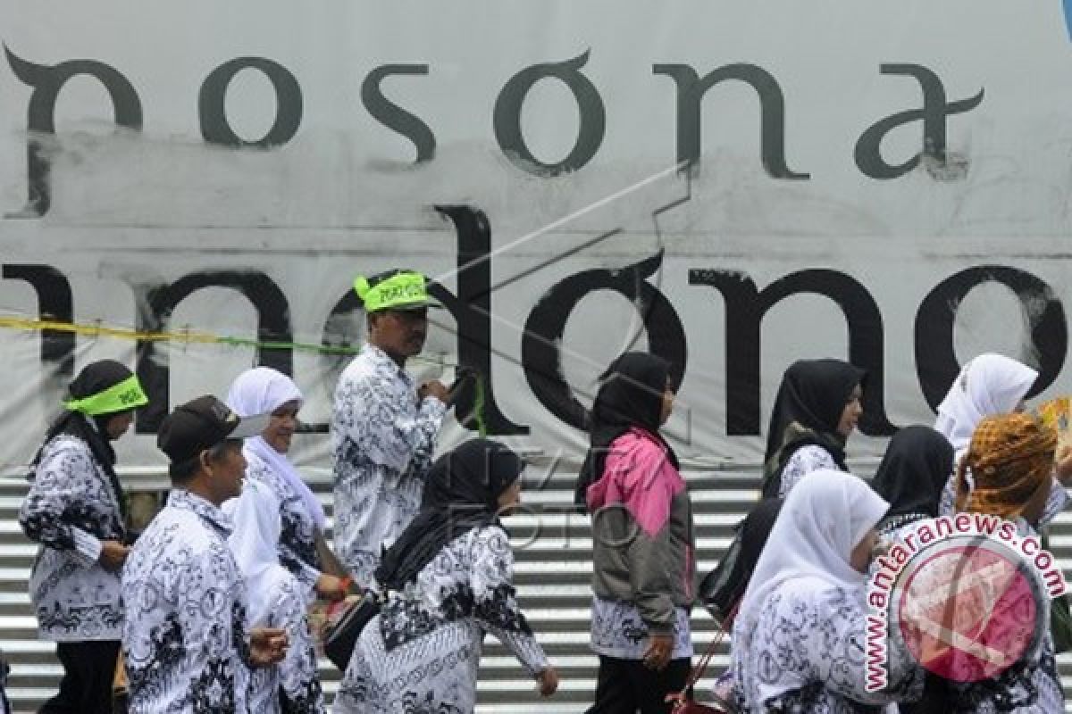 Ratusan Ribu Guru Hadiri HUT PGRI ke-70 di Jakarta